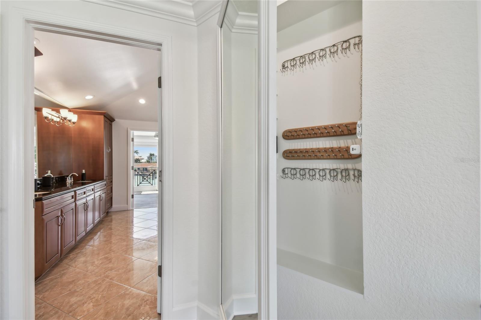 2233 DONATO DR, BELLEAIR BEACH, FL, 33786