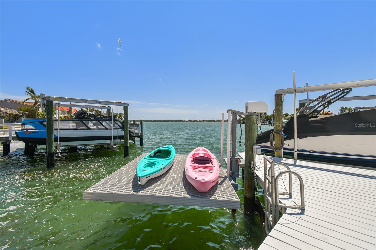 2233 DONATO DR, BELLEAIR BEACH, FL, 33786