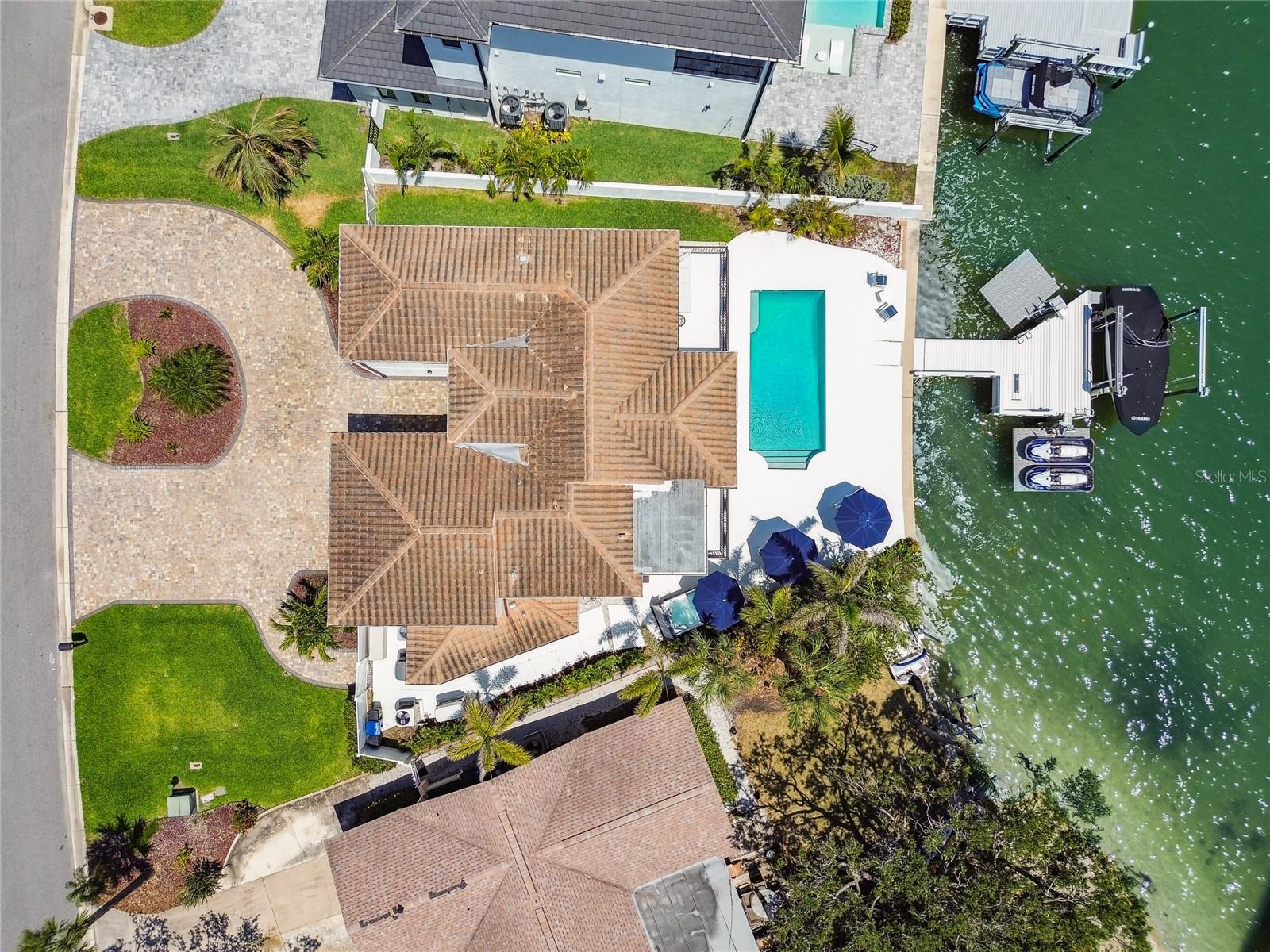 2233 DONATO DR, BELLEAIR BEACH, FL, 33786