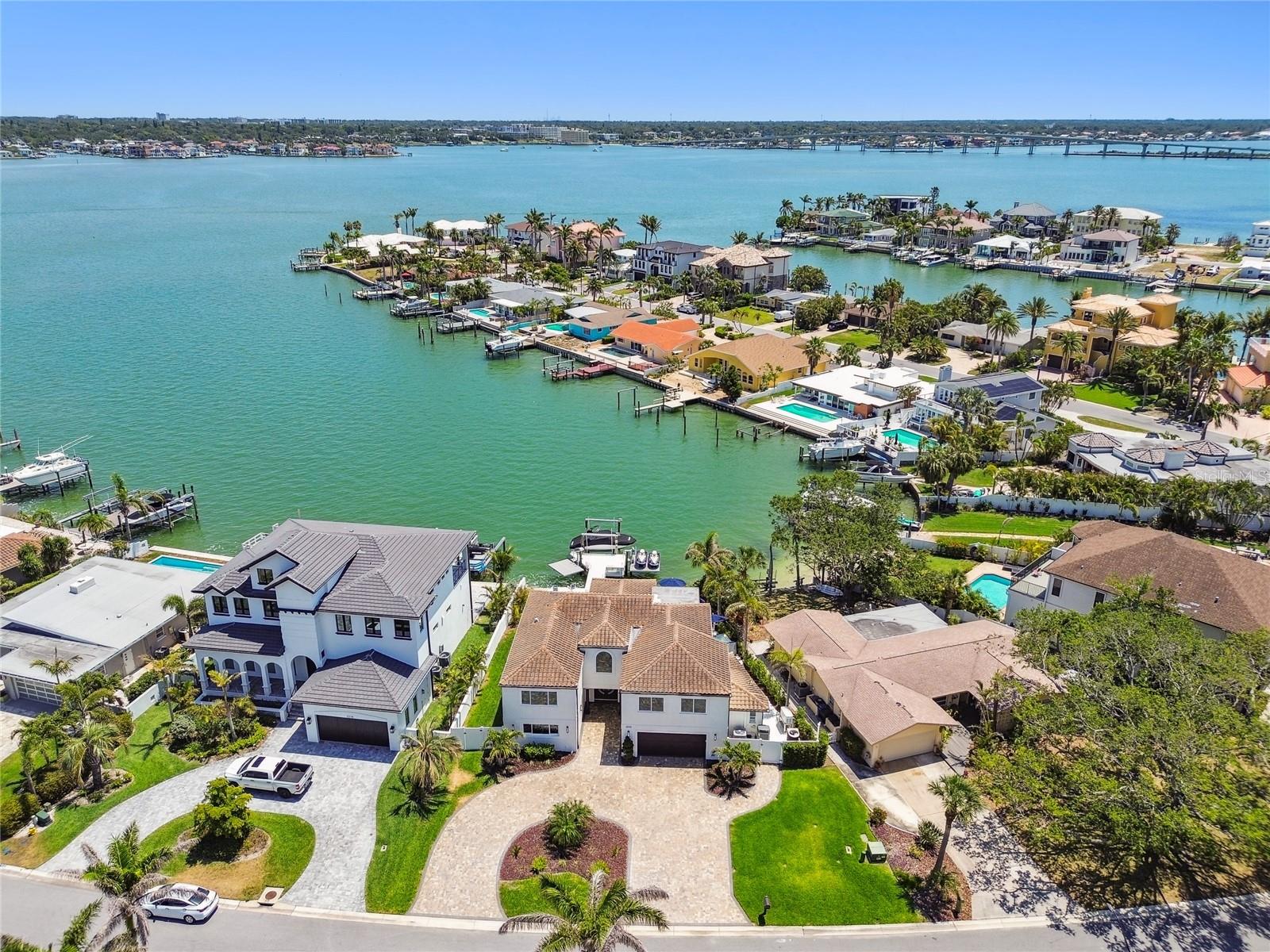 2233 DONATO DR, BELLEAIR BEACH, FL, 33786