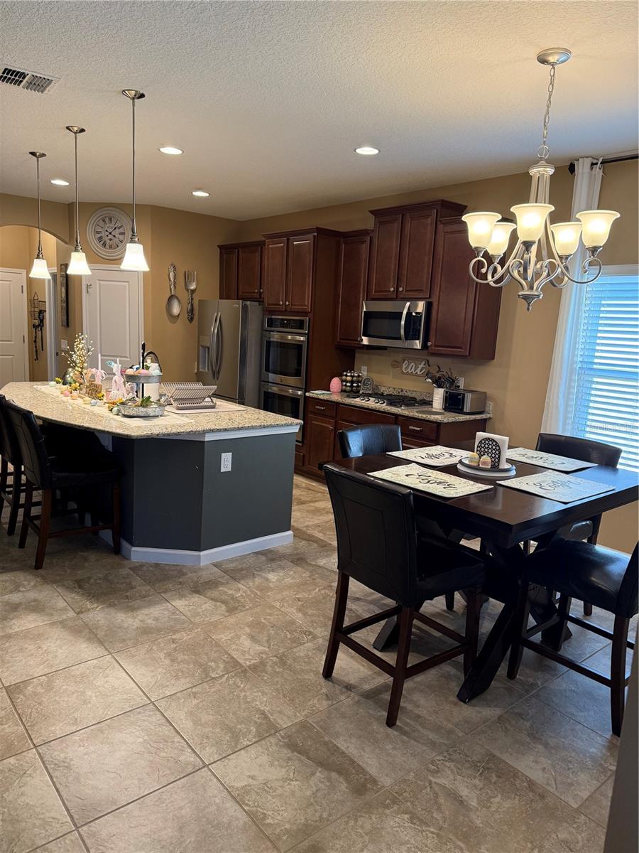 2504 CAVENDER CREEK RD, MINNEOLA, FL, 34715