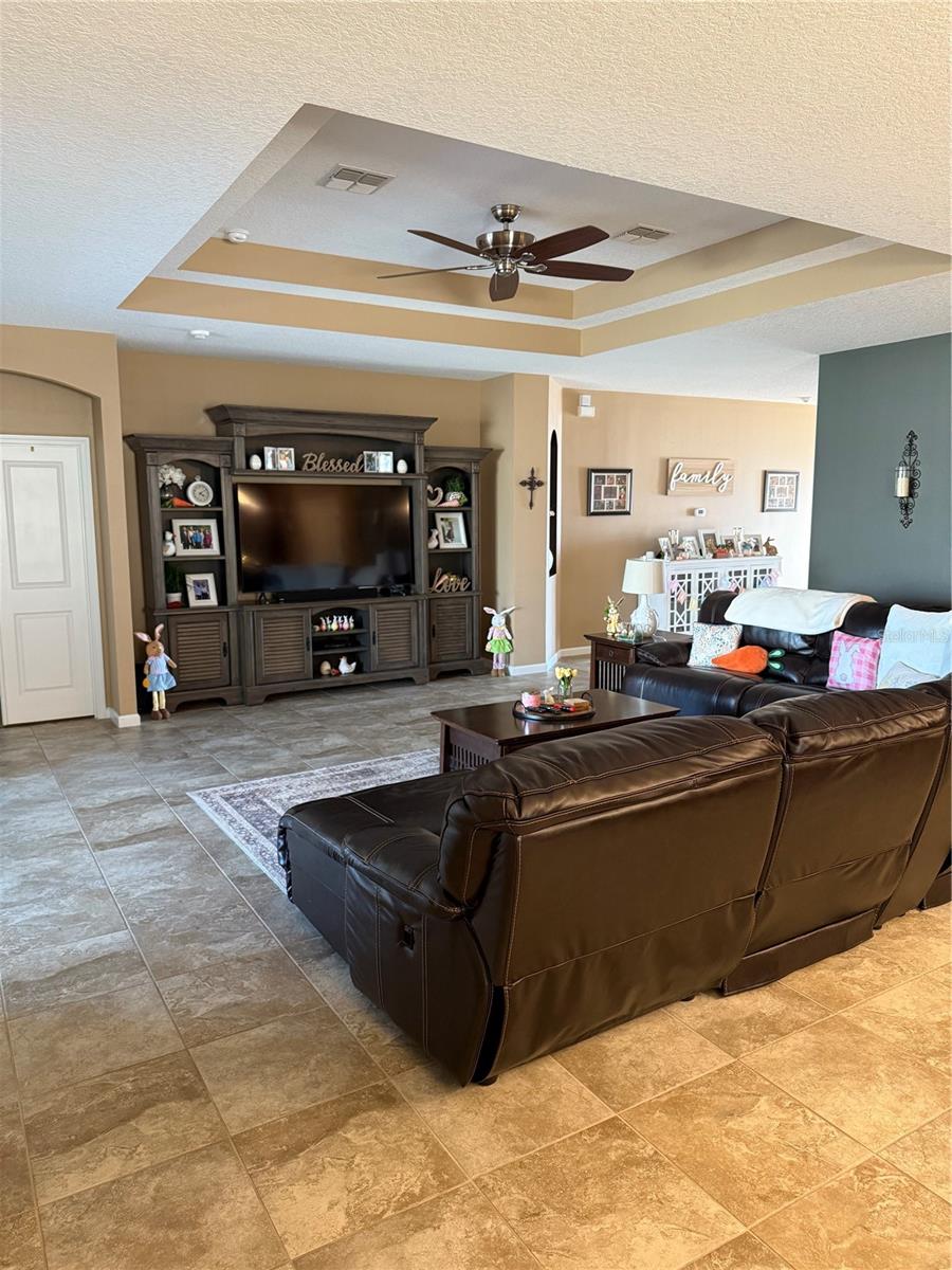 2504 CAVENDER CREEK RD, MINNEOLA, FL, 34715