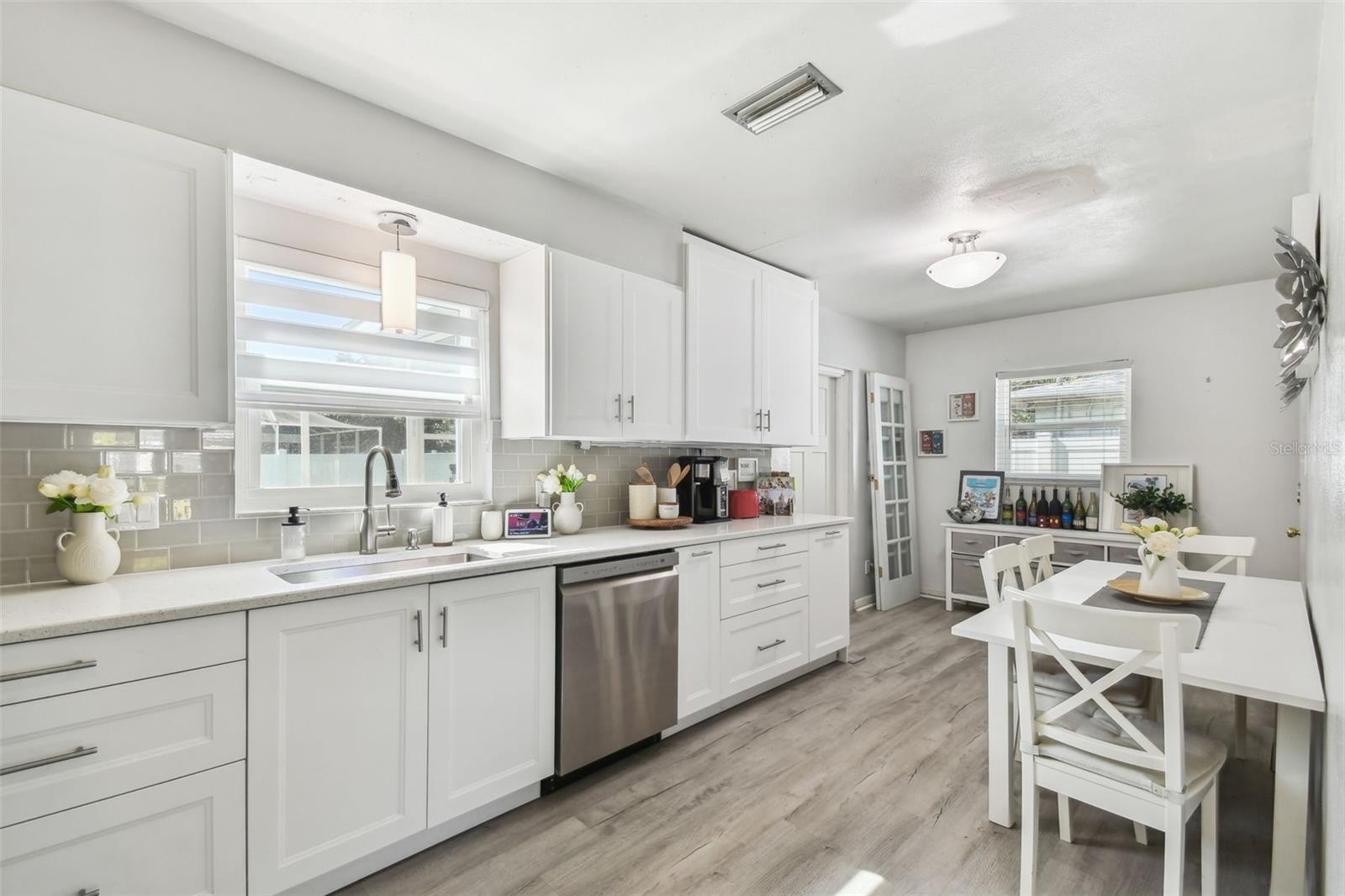 6914 N OLA AVE, TAMPA, FL, 33604