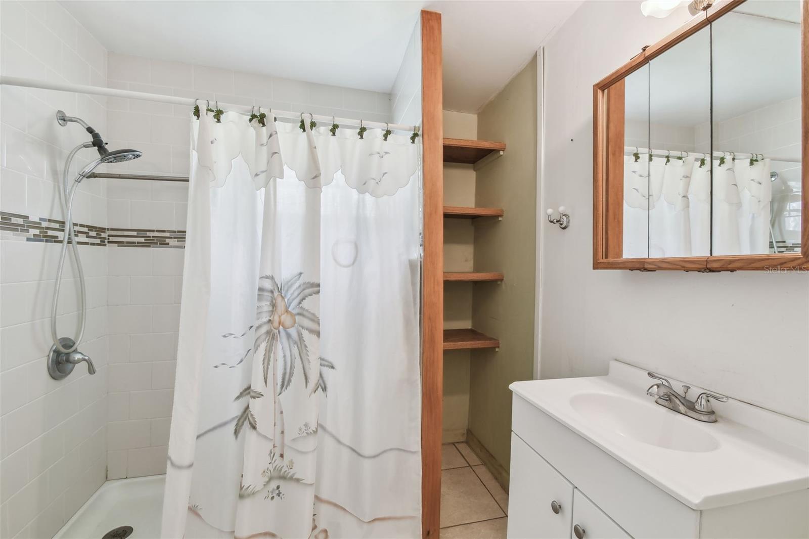 6914 N OLA AVE, TAMPA, FL, 33604