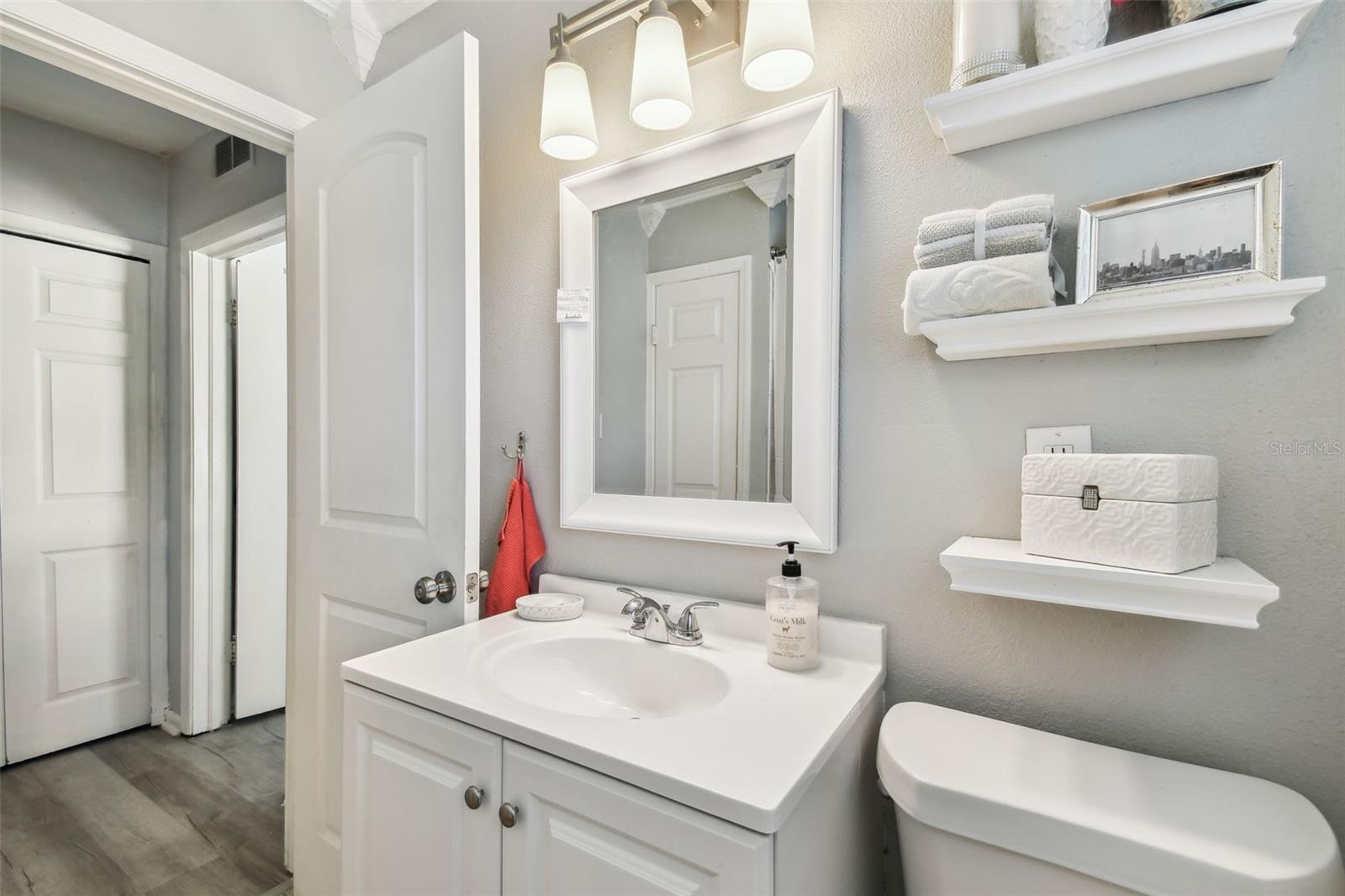 6914 N OLA AVE, TAMPA, FL, 33604