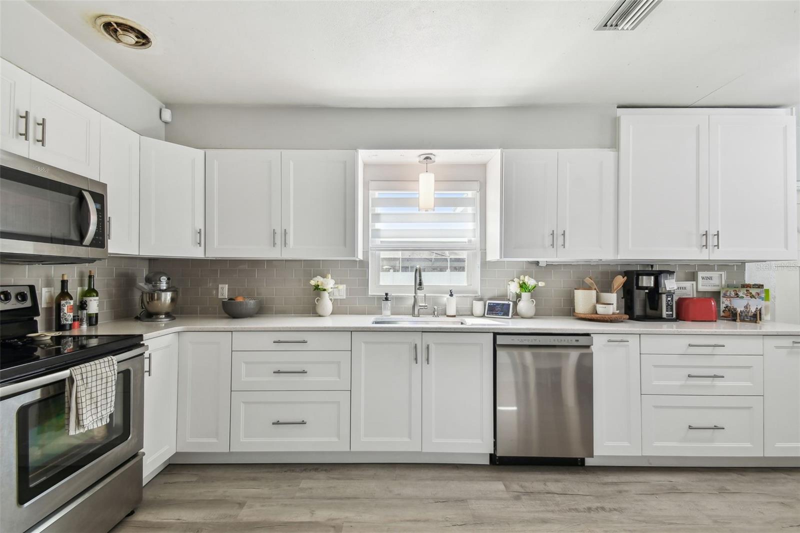 6914 N OLA AVE, TAMPA, FL, 33604