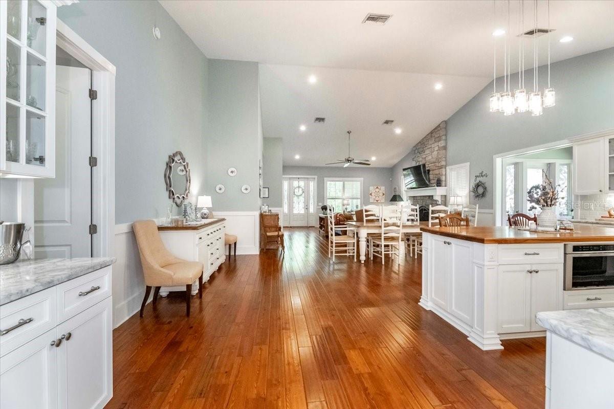2115 W PIPKIN RD, LAKELAND, FL, 33811