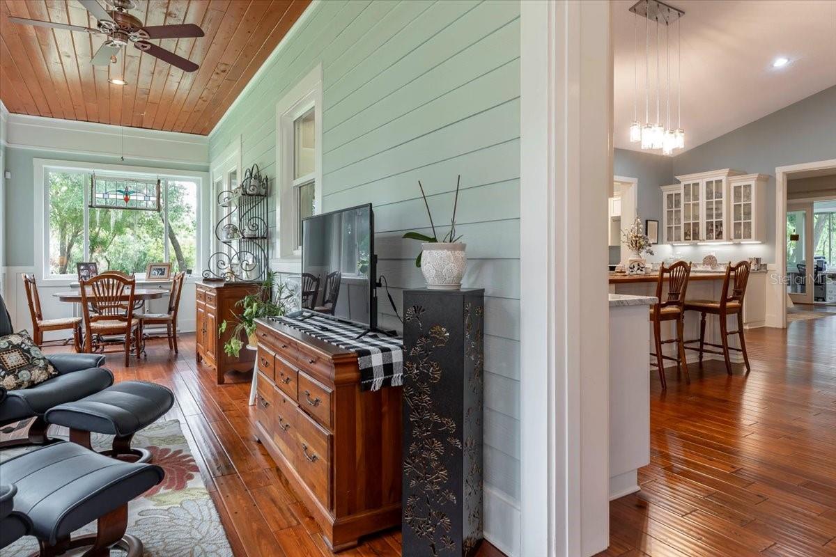 2115 W PIPKIN RD, LAKELAND, FL, 33811