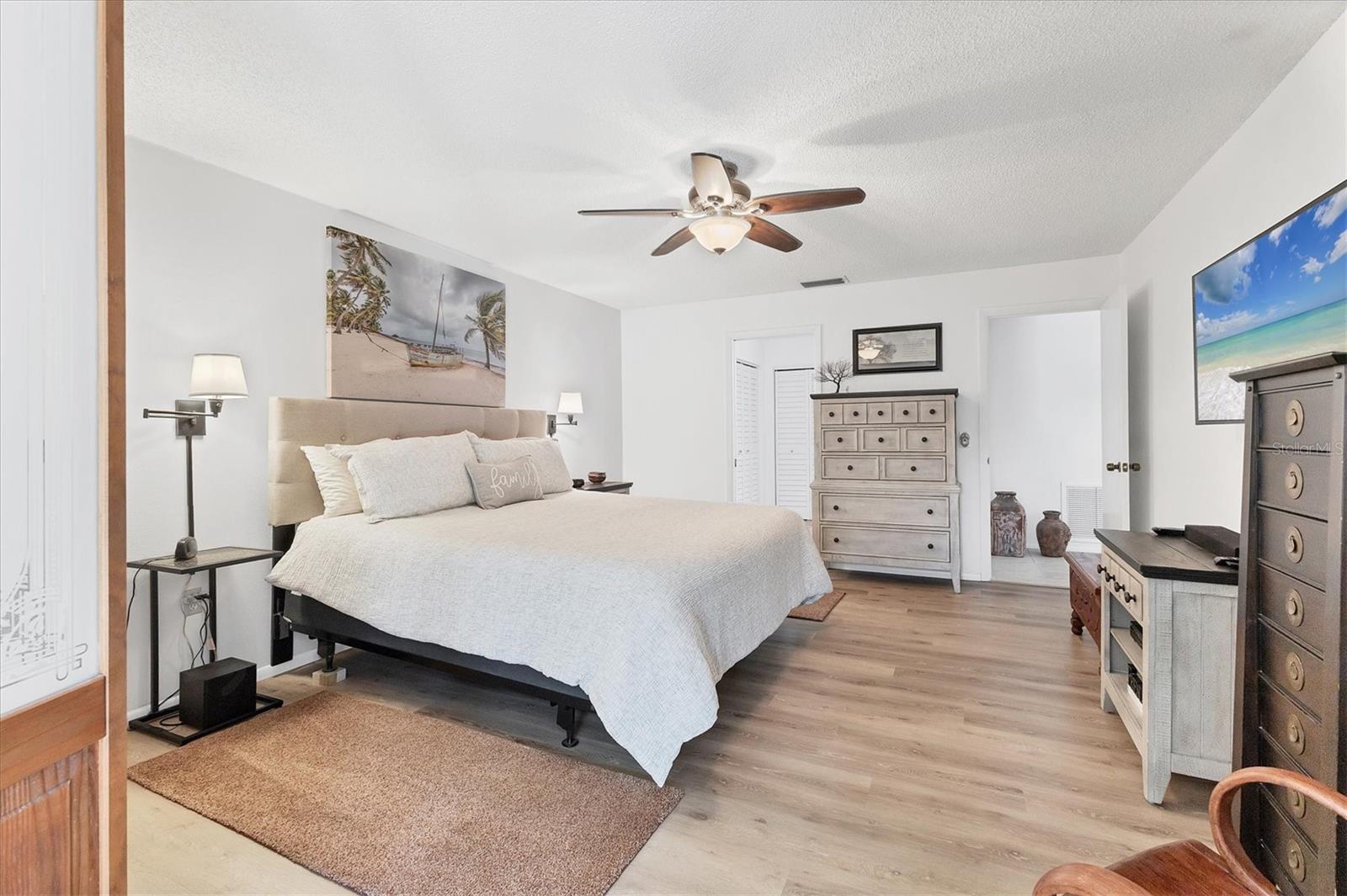 6304 PELICAN DR, BRADENTON, FL, 34210