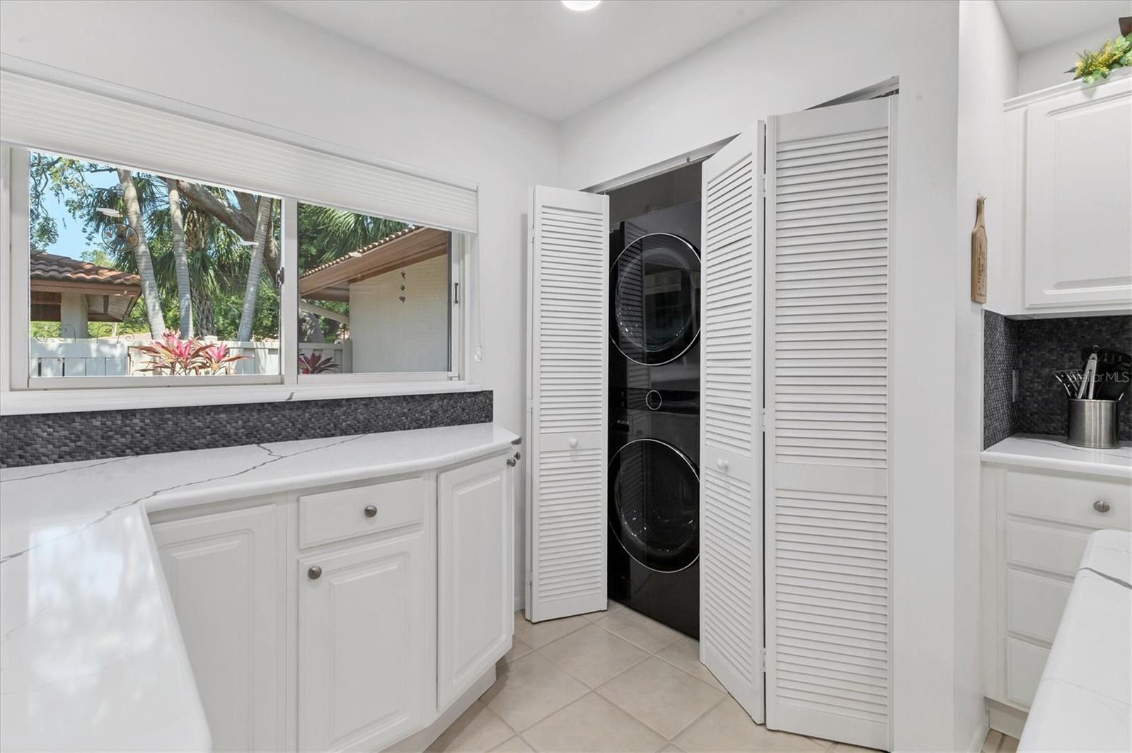 6304 PELICAN DR, BRADENTON, FL, 34210