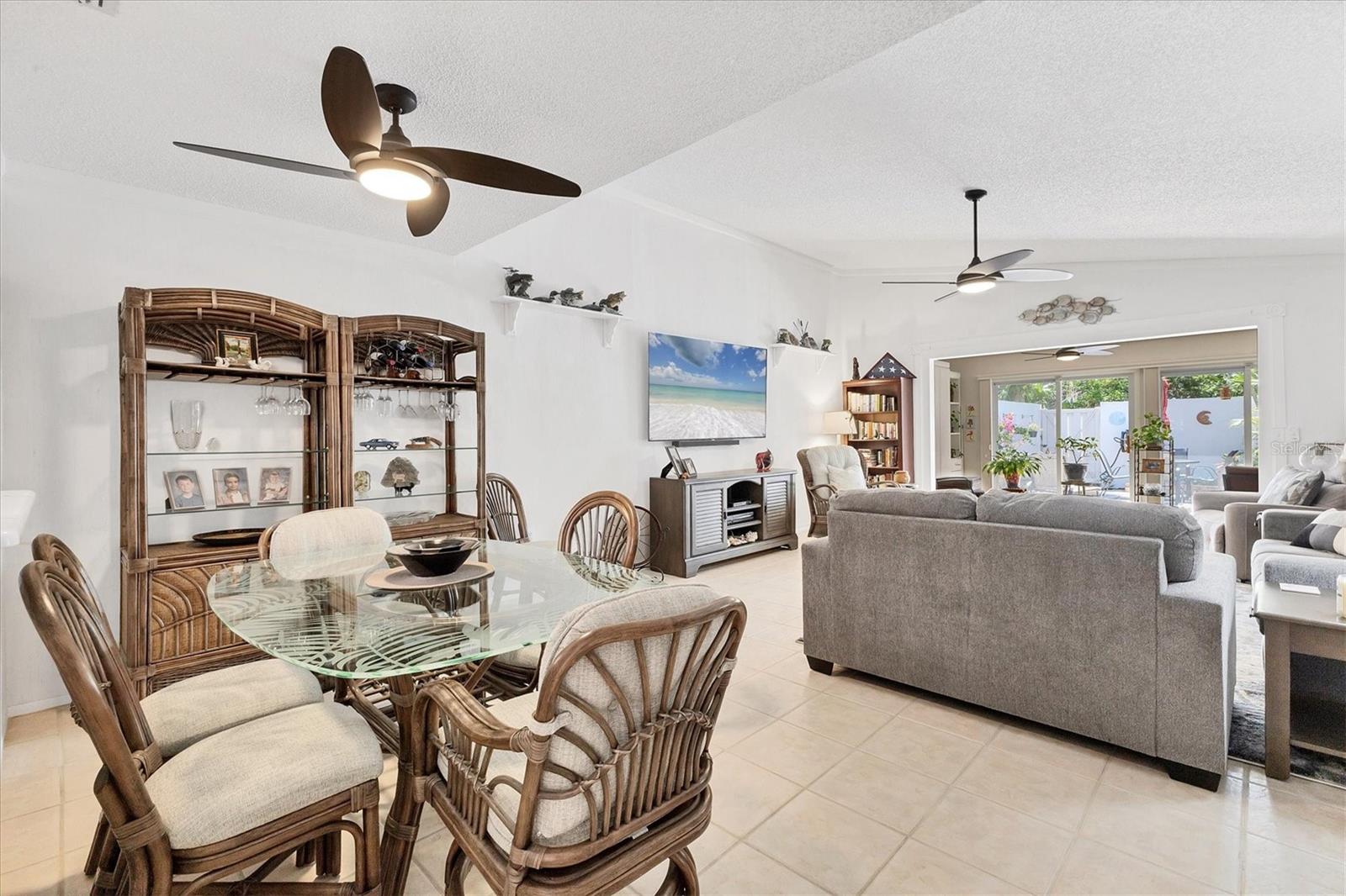 6304 PELICAN DR, BRADENTON, FL, 34210