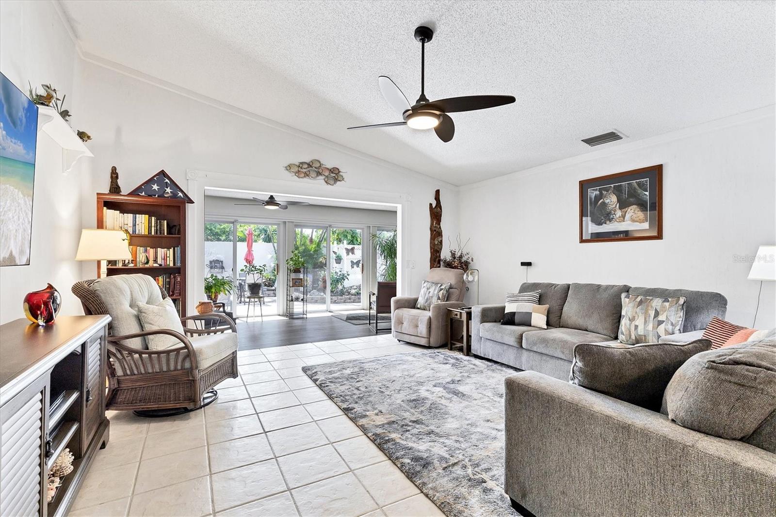 6304 PELICAN DR, BRADENTON, FL, 34210