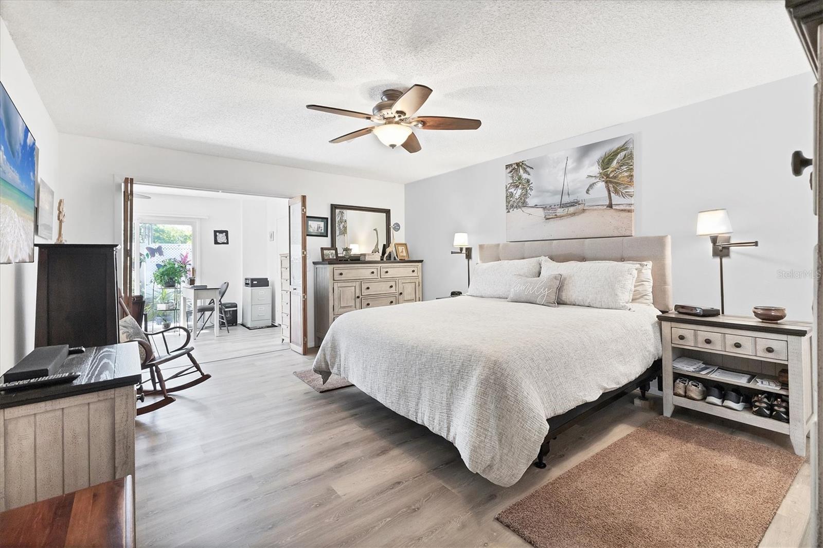 6304 PELICAN DR, BRADENTON, FL, 34210