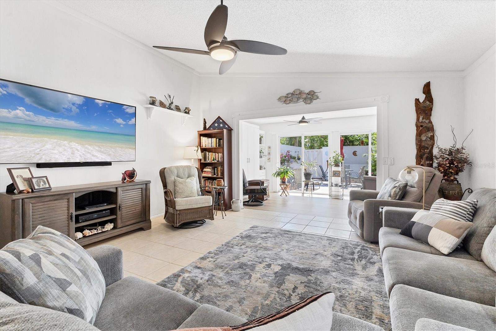 6304 PELICAN DR, BRADENTON, FL, 34210