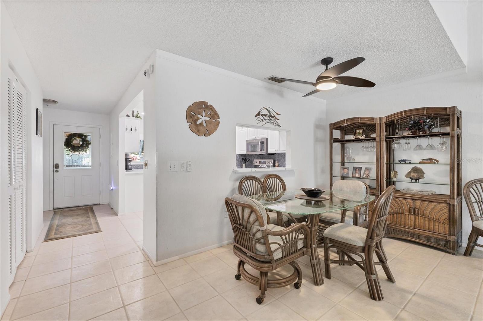 6304 PELICAN DR, BRADENTON, FL, 34210