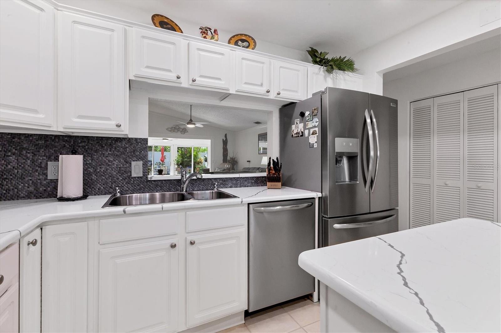 6304 PELICAN DR, BRADENTON, FL, 34210