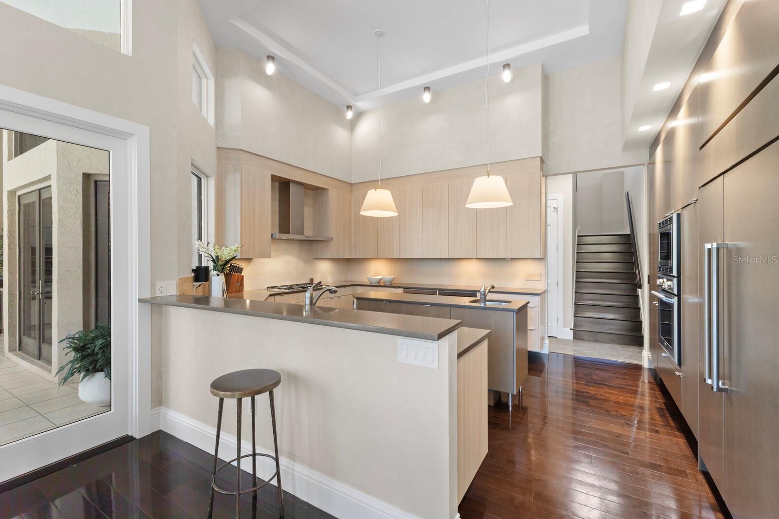 3302 SABAL COVE LN, LONGBOAT KEY, FL, 34228