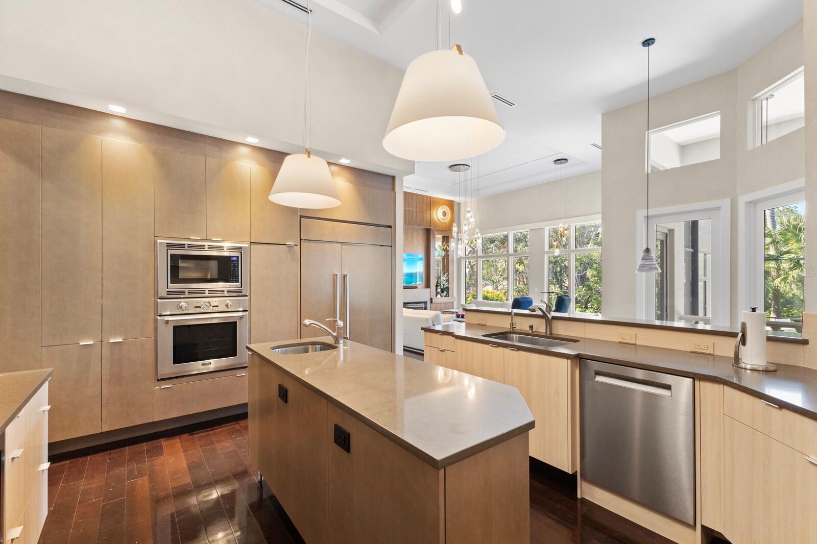 3302 SABAL COVE LN, LONGBOAT KEY, FL, 34228