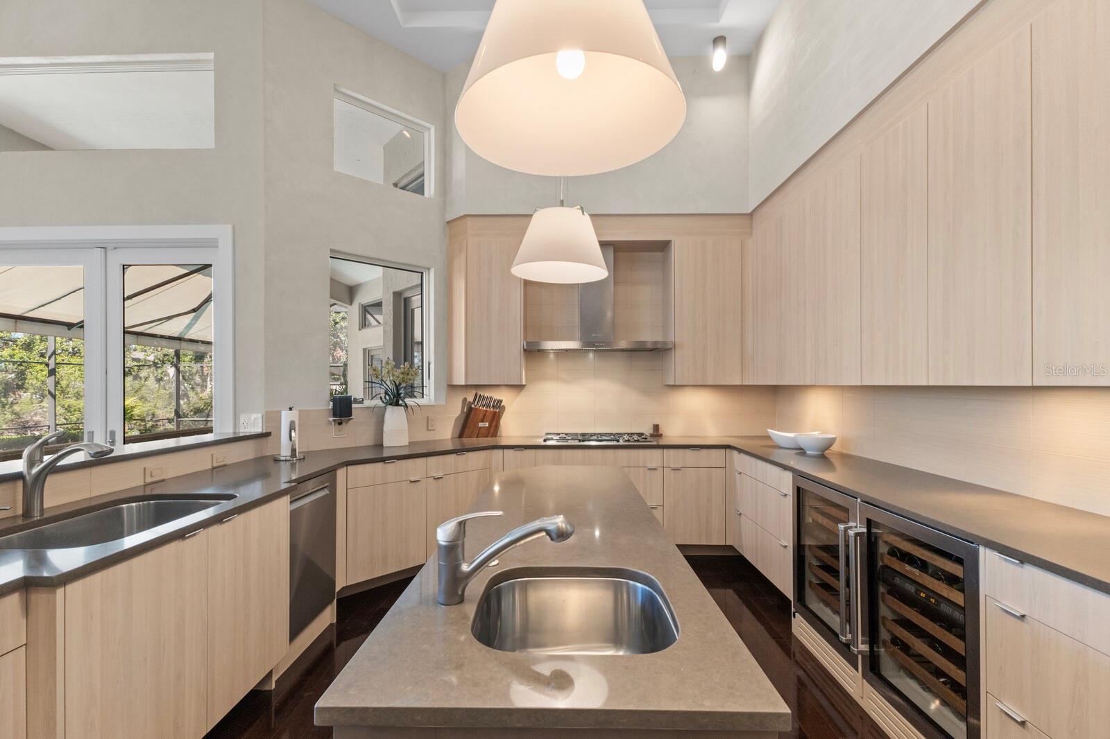 3302 SABAL COVE LN, LONGBOAT KEY, FL, 34228