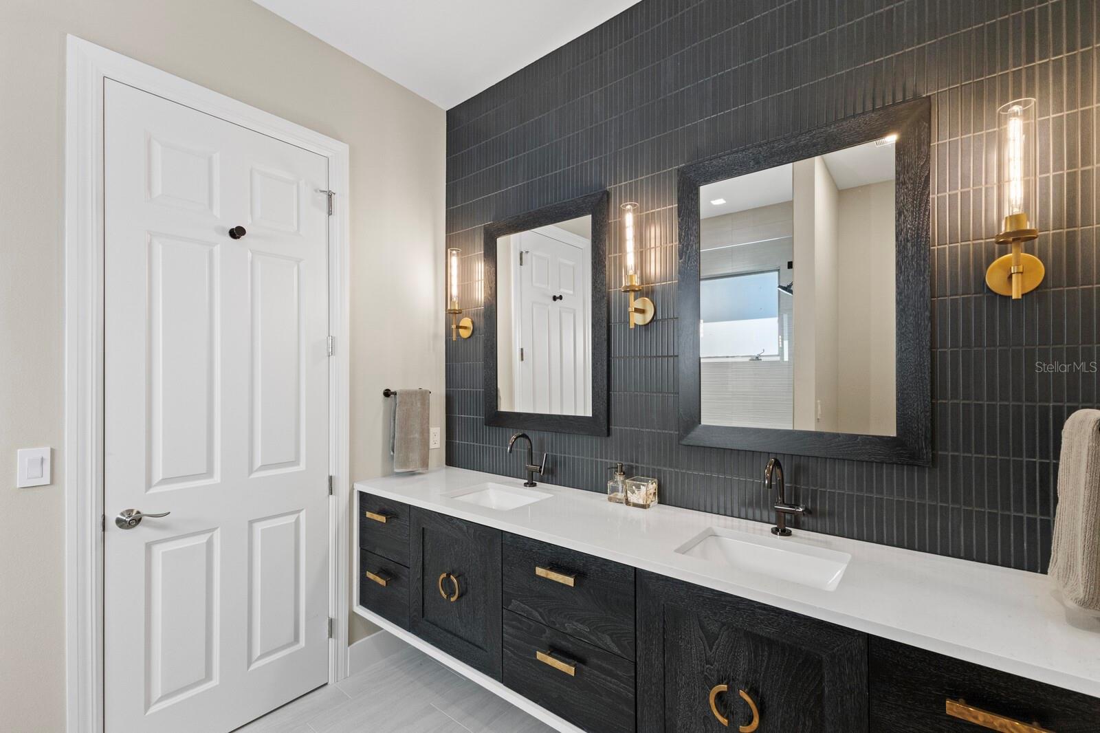 3302 SABAL COVE LN, LONGBOAT KEY, FL, 34228