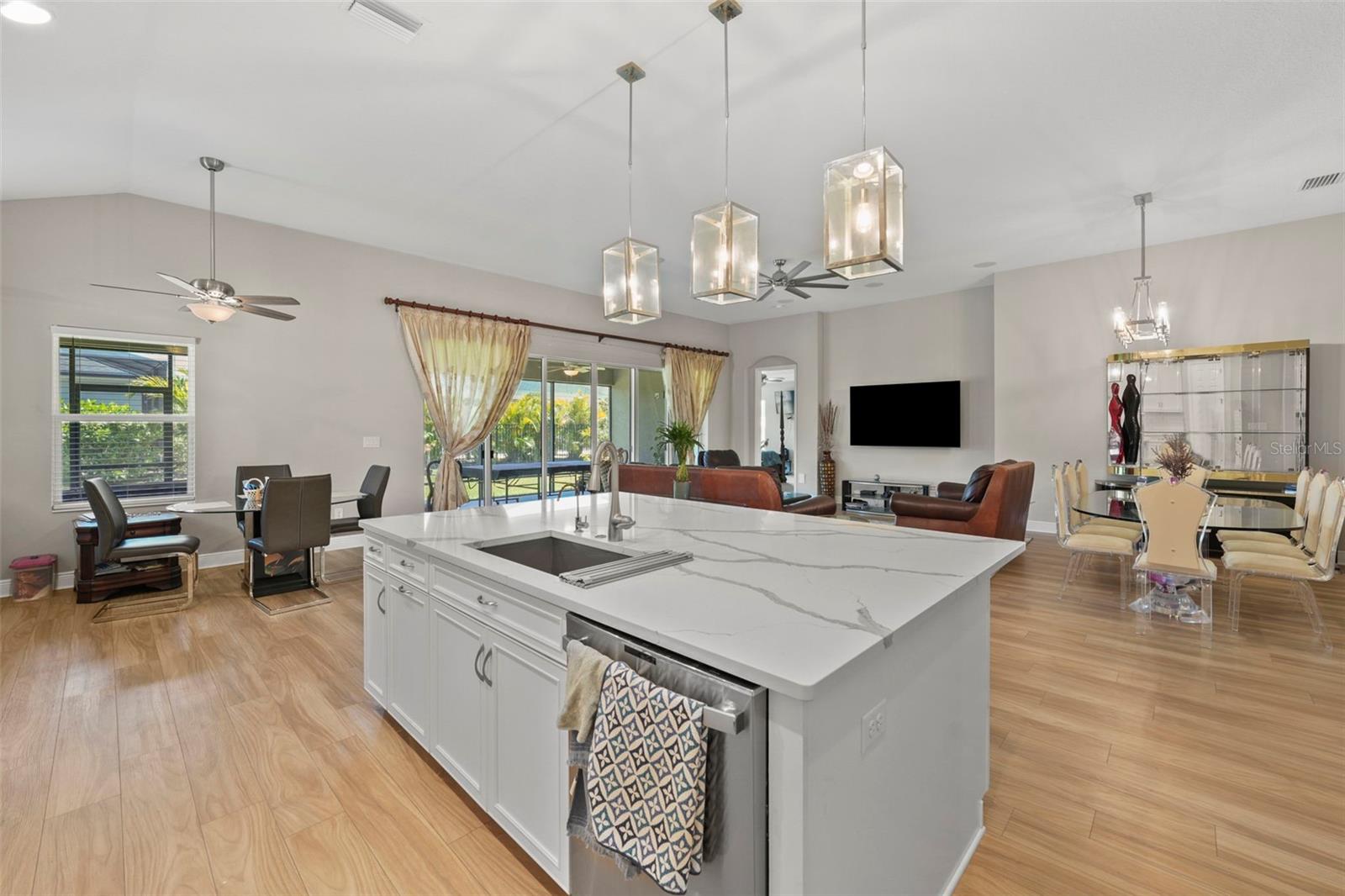 5503 MADRIGAL WAY, APOLLO BEACH, FL, 33572
