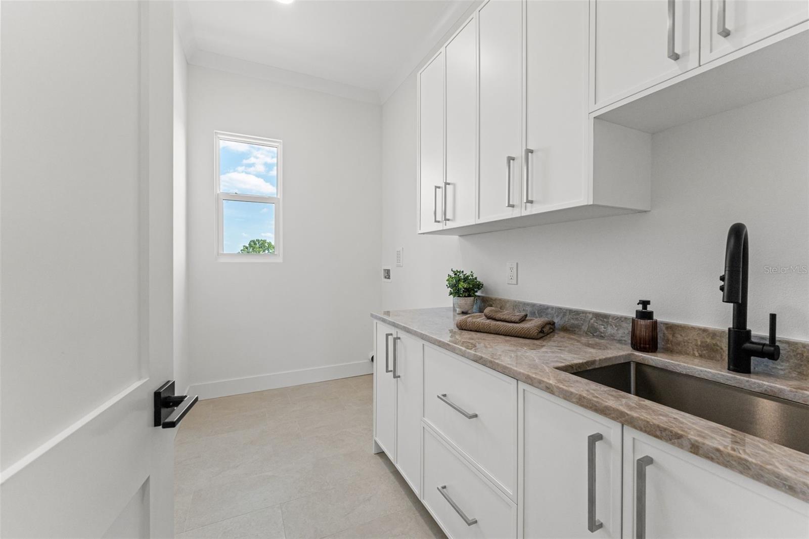 500 E DAVIS BLVD, TAMPA, FL, 33606