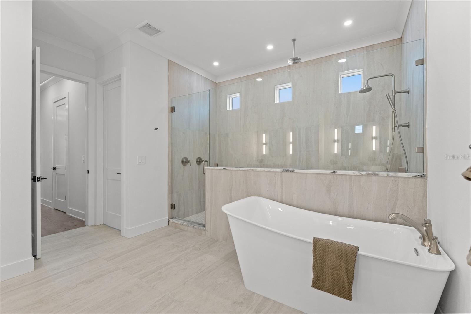 500 E DAVIS BLVD, TAMPA, FL, 33606