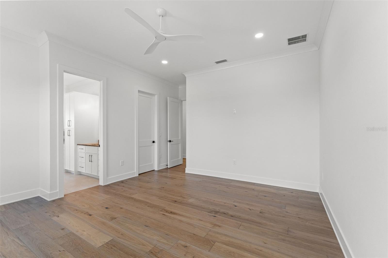 500 E DAVIS BLVD, TAMPA, FL, 33606