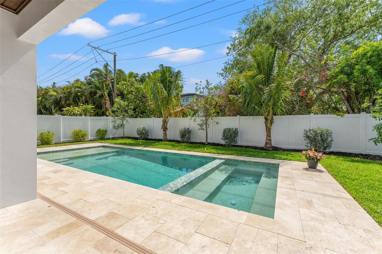 500 E DAVIS BLVD, TAMPA, FL, 33606