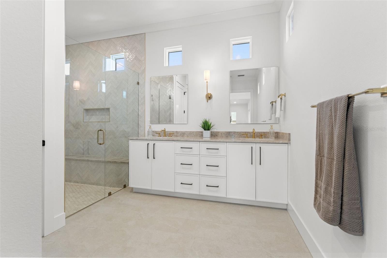 500 E DAVIS BLVD, TAMPA, FL, 33606