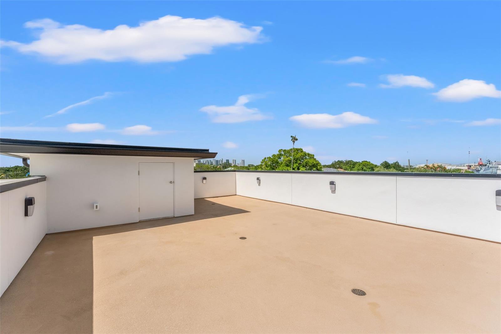 500 E DAVIS BLVD, TAMPA, FL, 33606