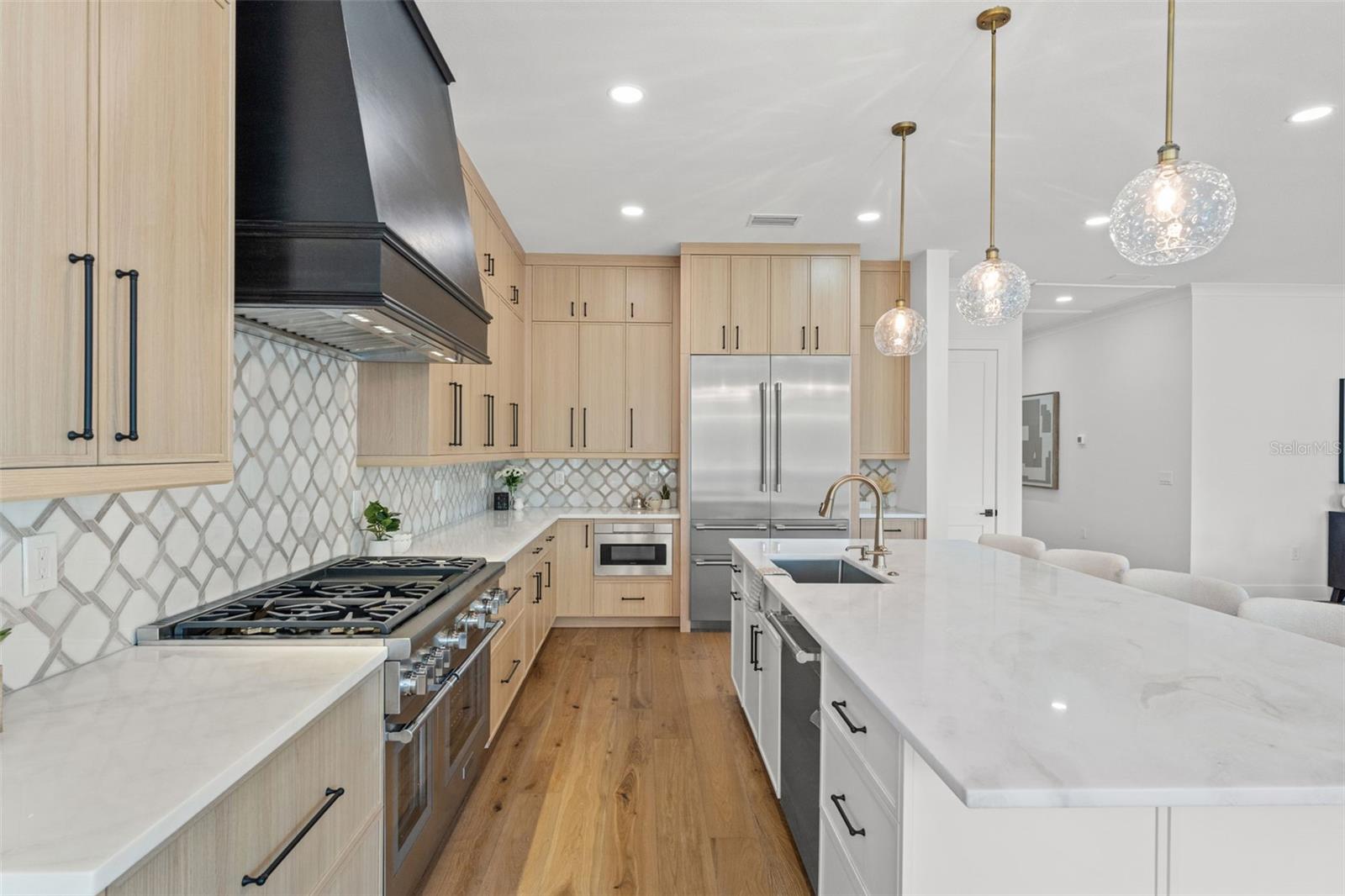 500 E DAVIS BLVD, TAMPA, FL, 33606