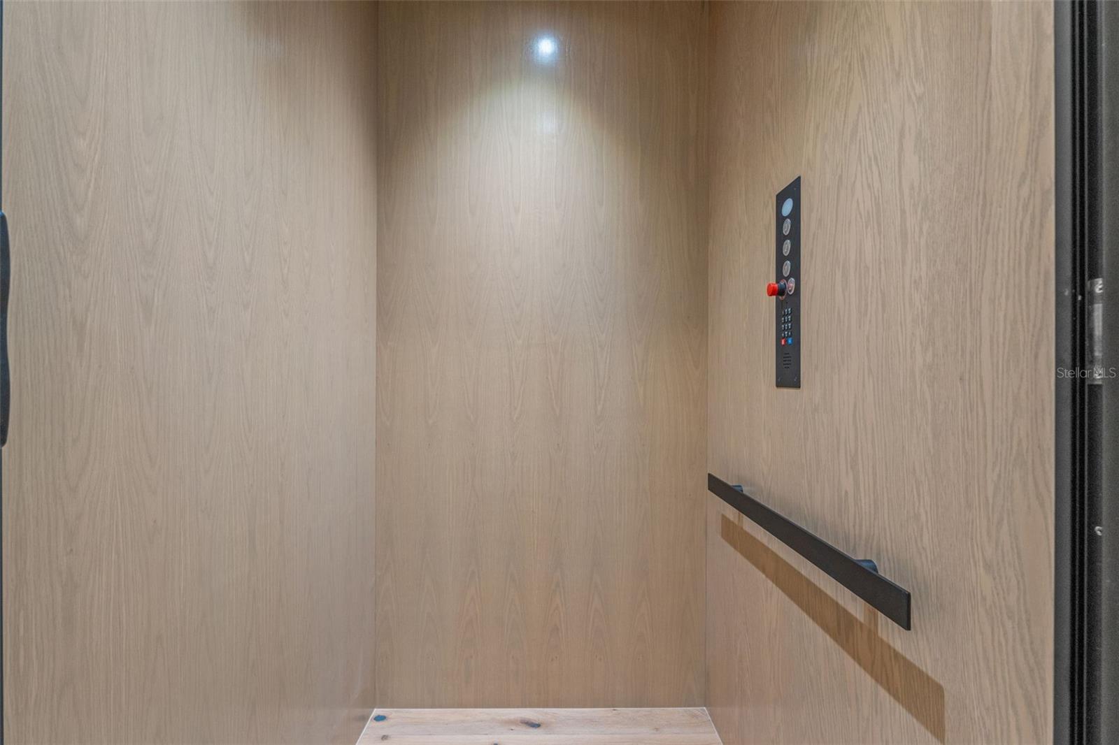 500 E DAVIS BLVD, TAMPA, FL, 33606