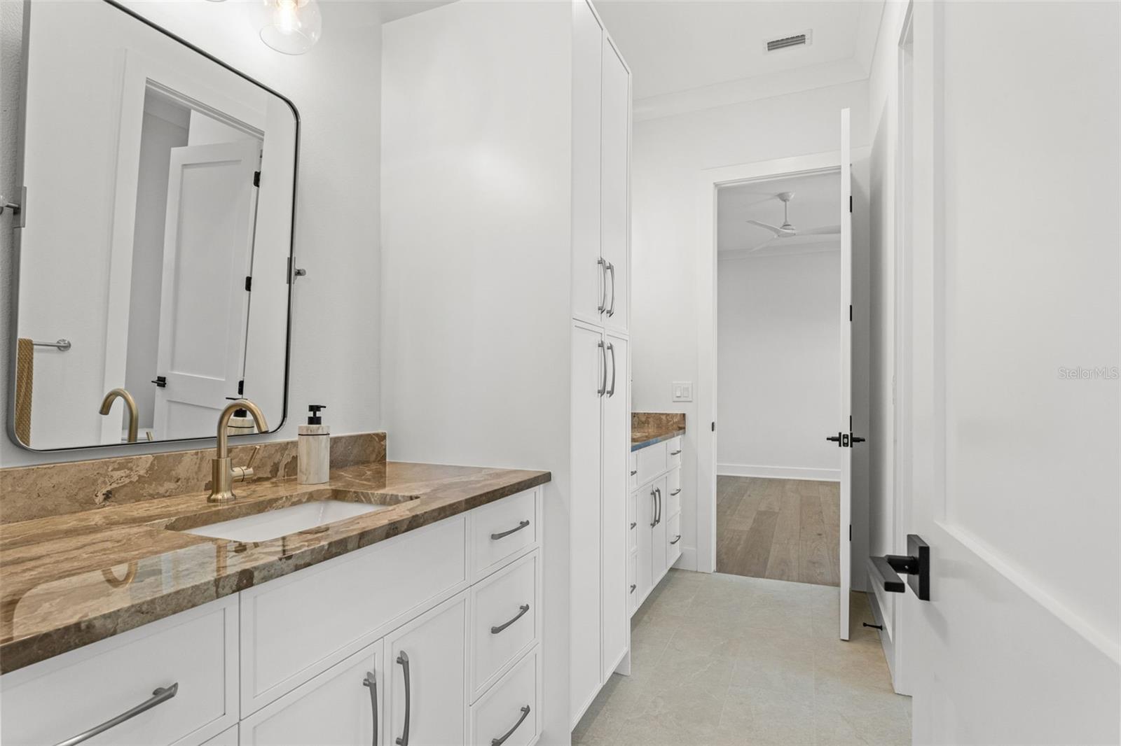 500 E DAVIS BLVD, TAMPA, FL, 33606