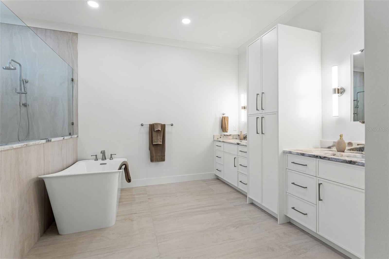 500 E DAVIS BLVD, TAMPA, FL, 33606