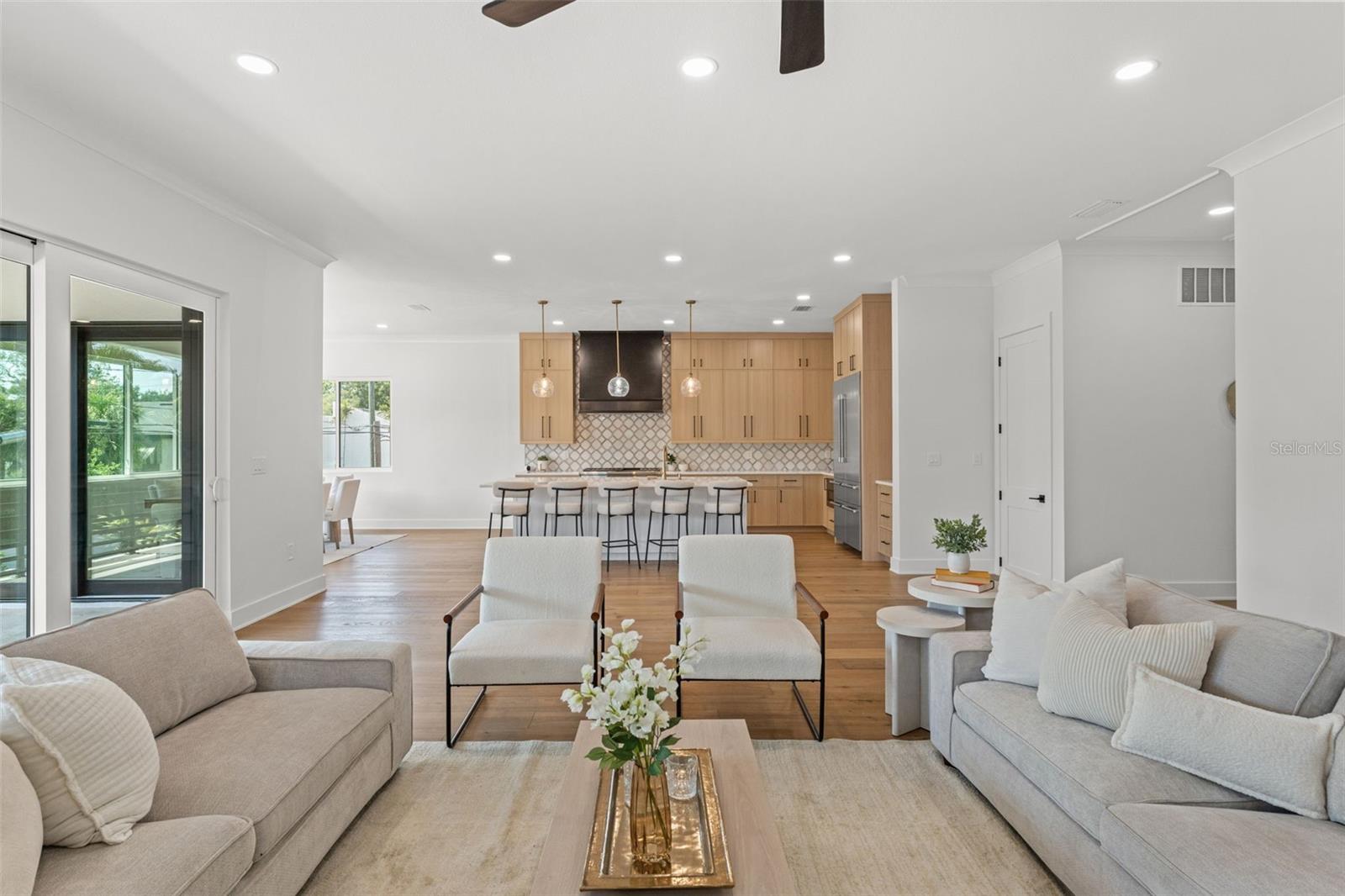 500 E DAVIS BLVD, TAMPA, FL, 33606