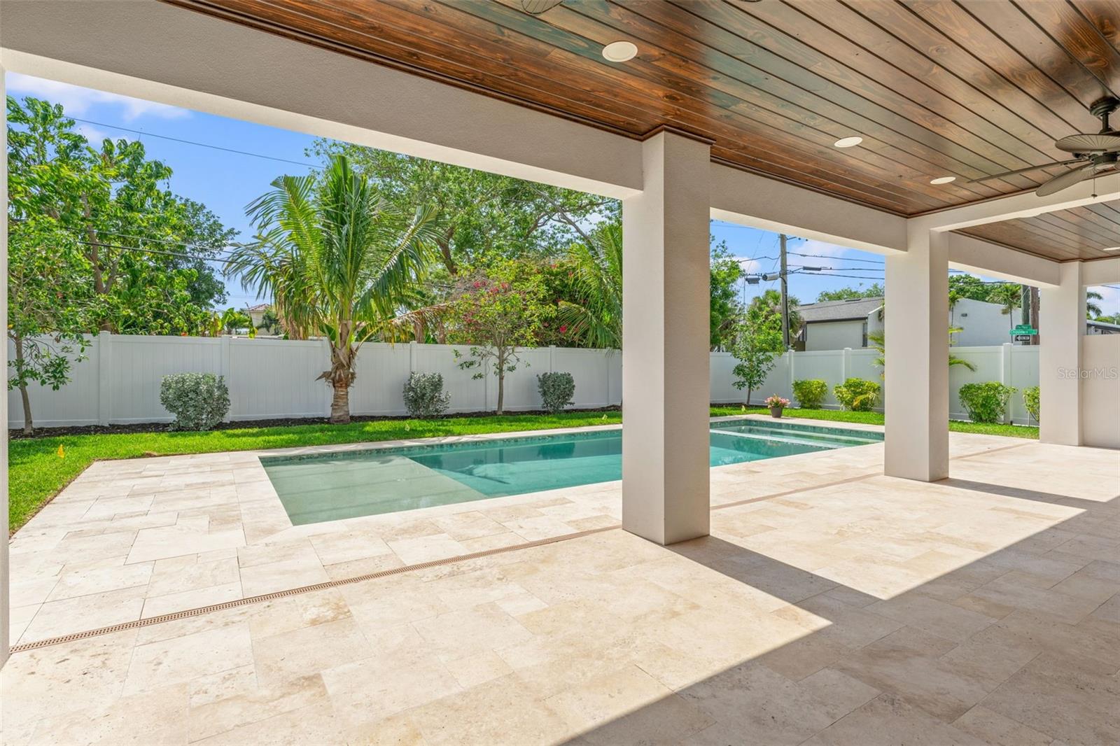 500 E DAVIS BLVD, TAMPA, FL, 33606