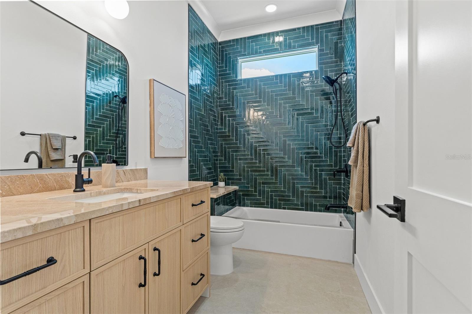 500 E DAVIS BLVD, TAMPA, FL, 33606