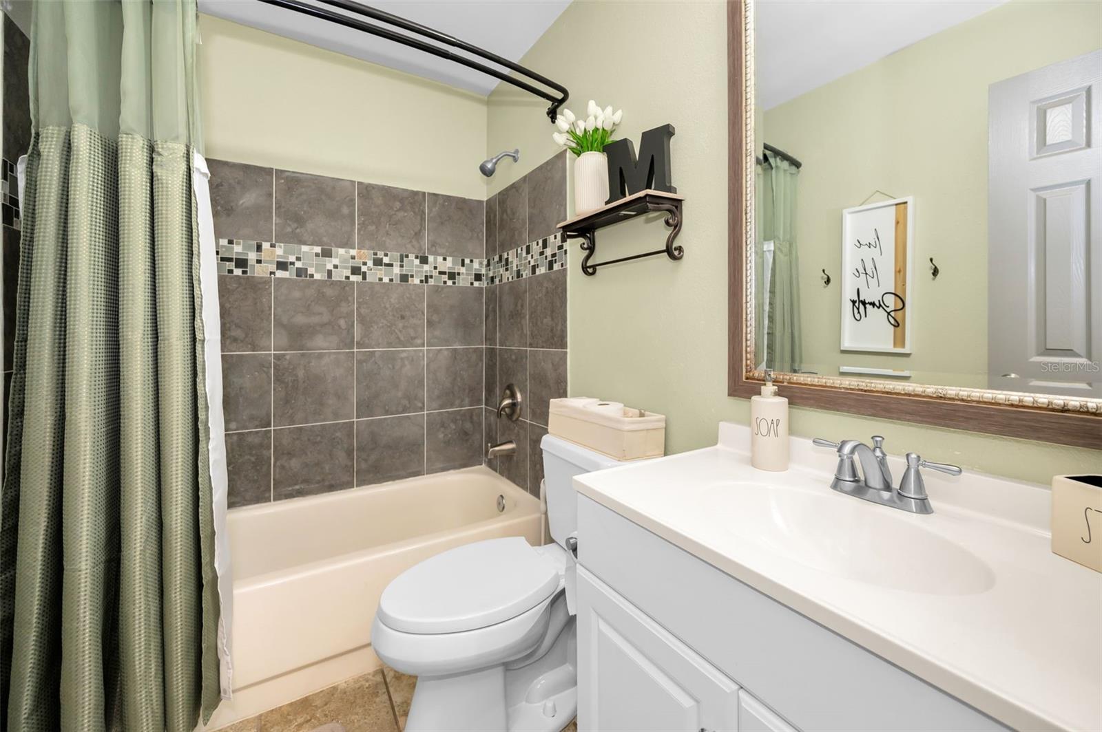 8904 BEELER DR, TAMPA, FL, 33626