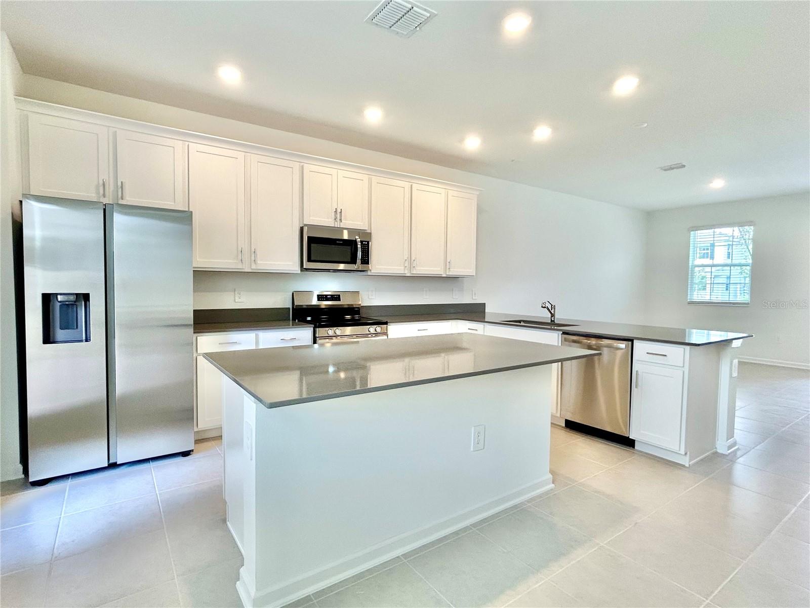 2595 CANDIED APPLE ALY, KISSIMMEE, FL, 34744