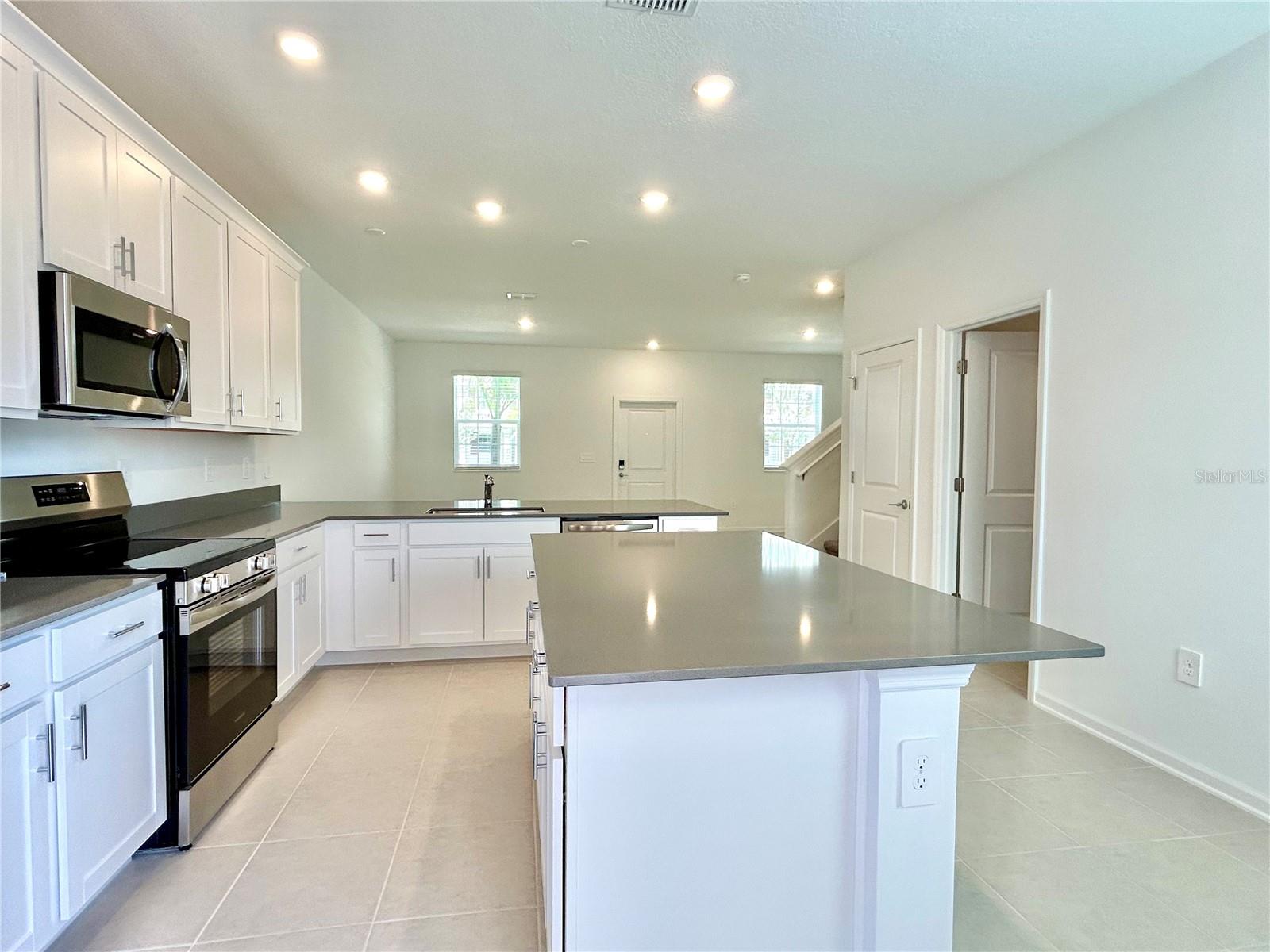 2595 CANDIED APPLE ALY, KISSIMMEE, FL, 34744