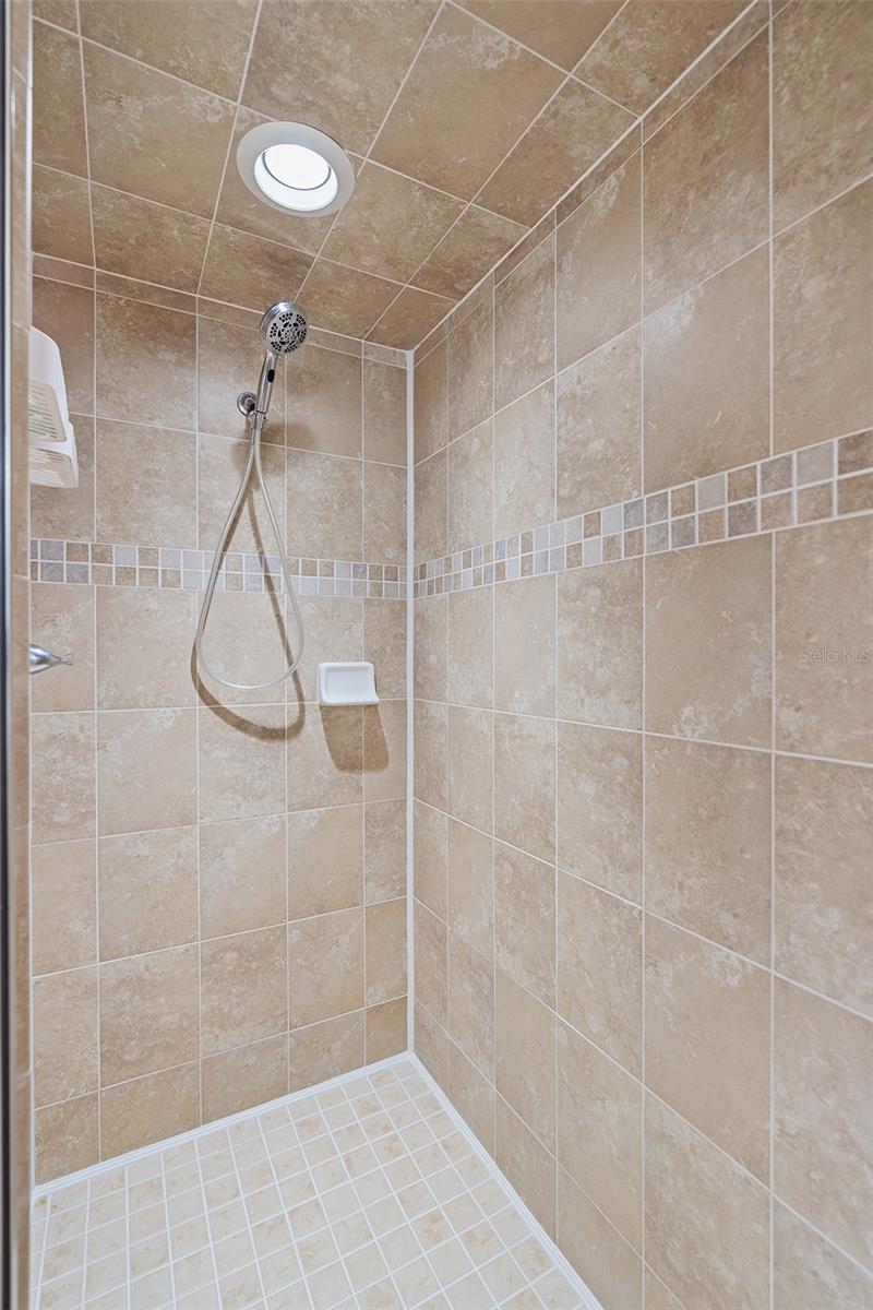 318 HIGHLAND MEADOWS DR, DAVENPORT, FL, 33837