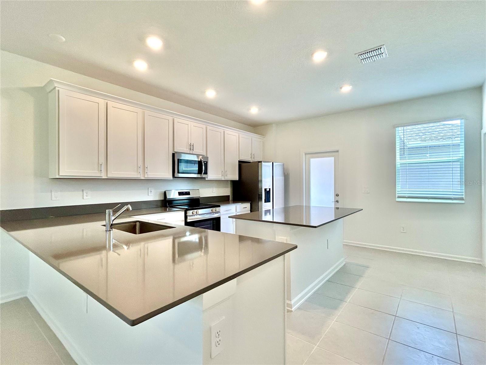 2591 CANDIED APPLE ALY, KISSIMMEE, FL, 34744