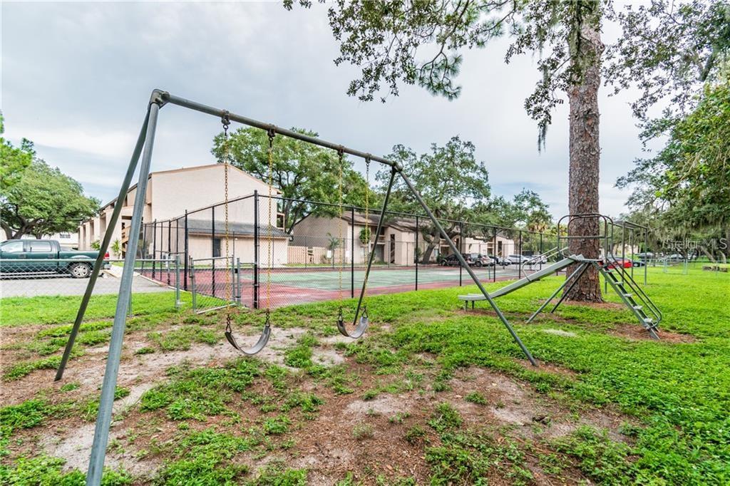 5504 POKEWEED CT #154, TAMPA, FL, 33617