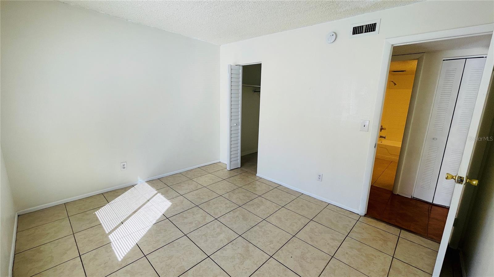 5504 POKEWEED CT #154, TAMPA, FL, 33617