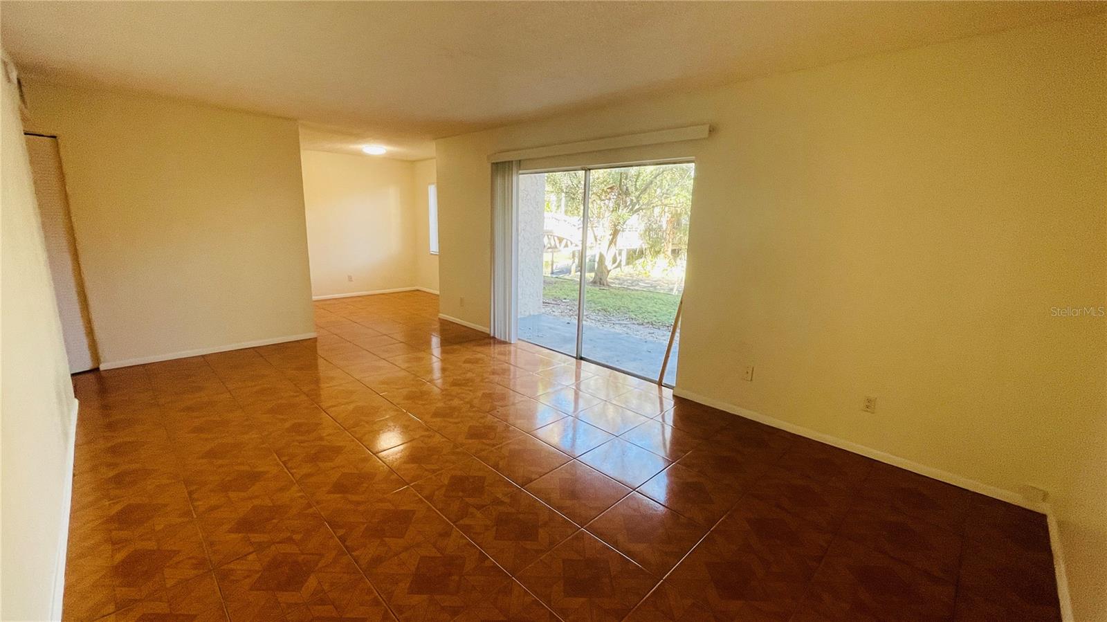 5504 POKEWEED CT #154, TAMPA, FL, 33617