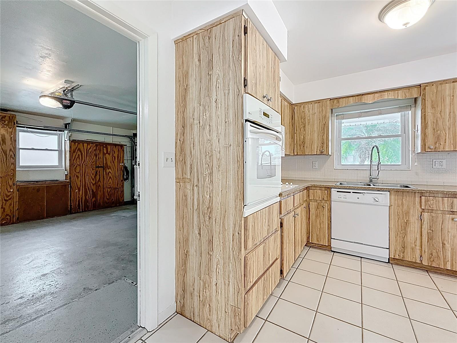 11893 67TH AVE, SEMINOLE, FL, 33772