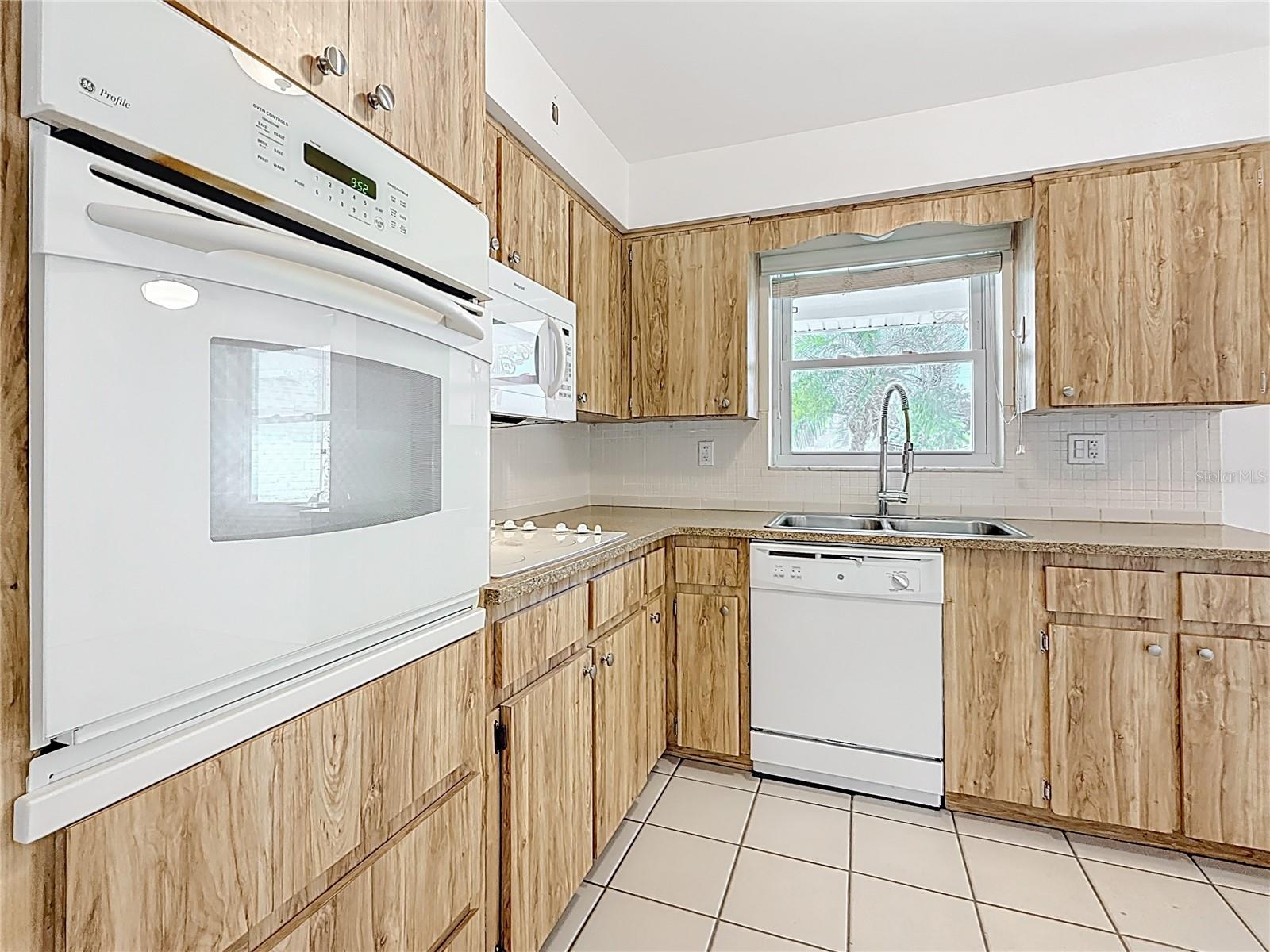 11893 67TH AVE, SEMINOLE, FL, 33772