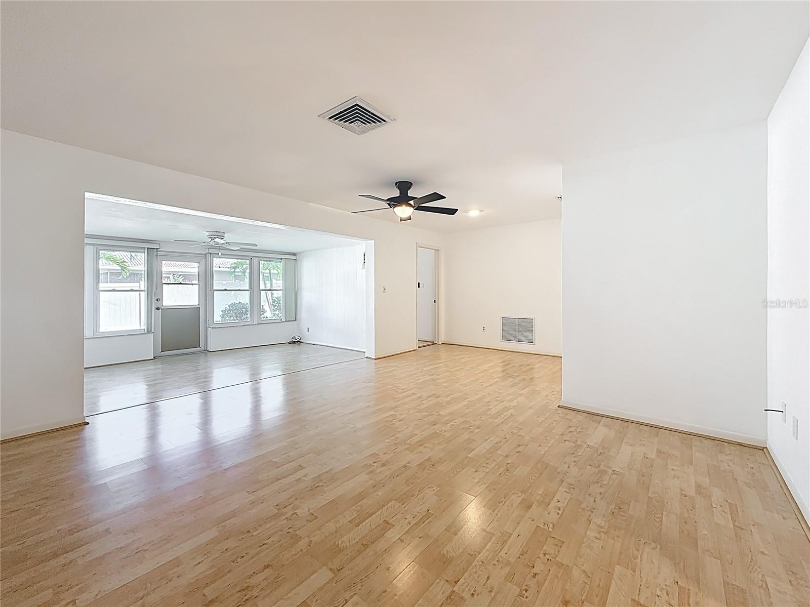 11893 67TH AVE, SEMINOLE, FL, 33772