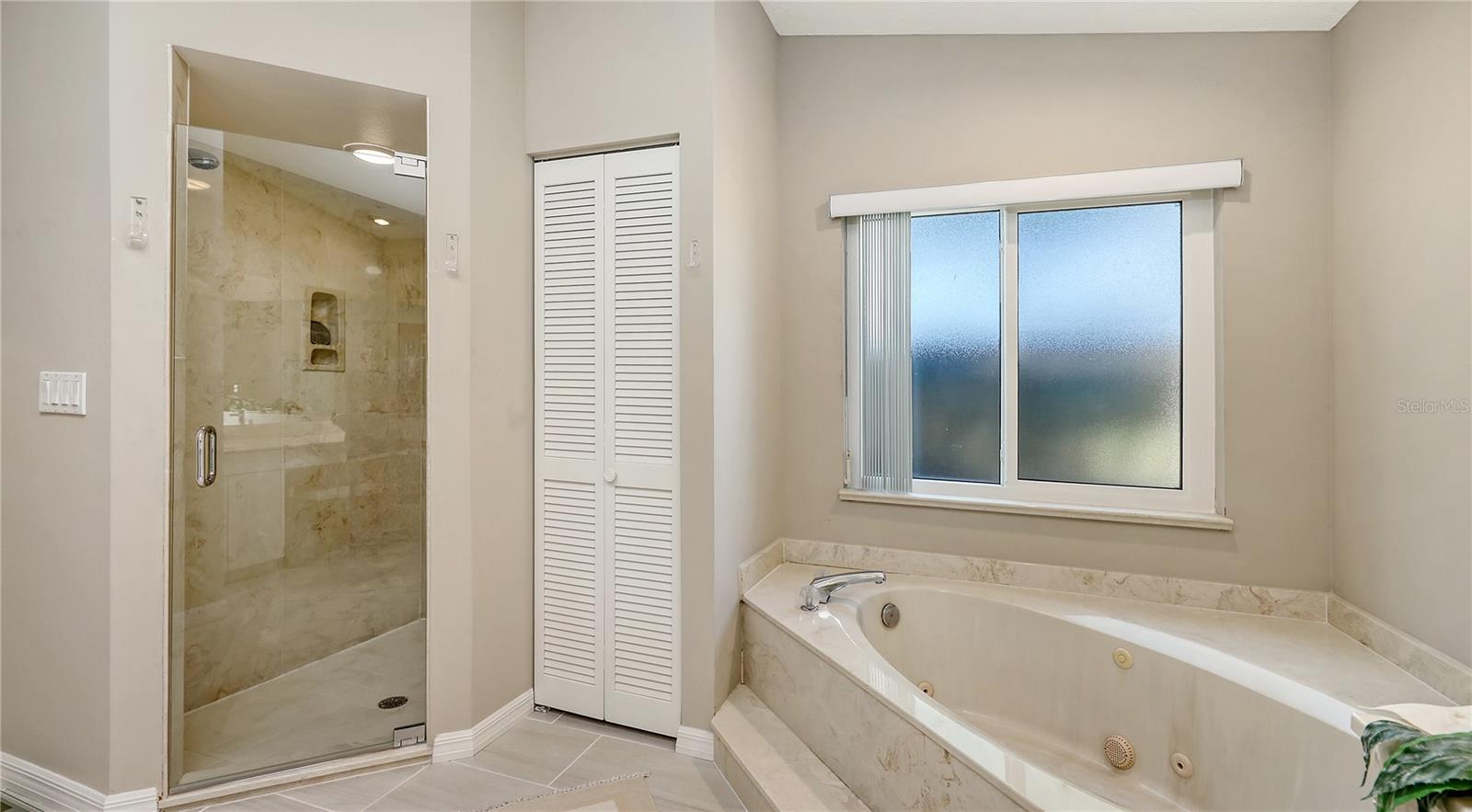 3608 AVENIDA MADERA, BRADENTON, FL, 34210